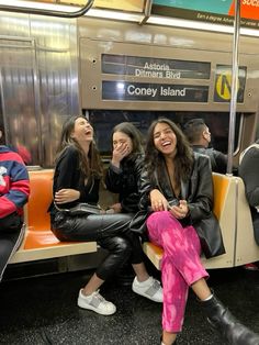 big apple, aesthetic, new york, big city, summer, fashion, outfit, taxi, friends, subway New York Girls Trip Aesthetic, Nyc College Life Aesthetic, New York Subway Aesthetic, Nyc Subway Aesthetic, Nyc Bday, Subway Aesthetic, Apple Aesthetic, Aesthetic New York