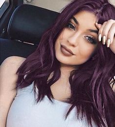 Kylie Jenner Purple Hair #KyleJennerHair #KyleJennerHairstyle Kylie Jenner Lip Challenge, Kylie Jenner Instagram, Foto Poses, Grunge Hair, Kourtney Kardashian, Khloe Kardashian, Travis Scott, Hair Dos, Purple Hair