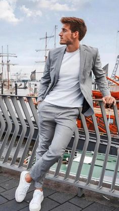 Men’s Fashion:  • Men’s clothing styles | menswear | men summer outfits | fashion | fashion outfits | fashion inspo outfits | dapper men | classy outfits | classy summer outfits | Men’s street style | Casual men’s style 📸 IG: chris_curtis, dp_style, brunomartins71 Terno Slim, Classy Summer Outfits, Formal Men Outfit, Mens Casual Outfits Summer, Smart Casual Men, Grey Suit, Classy Men, Dapper Men