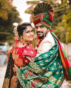 Maharashtrian Wedding Maharashtrian Wedding Couple Poses, Marathi Wedding Couple Poses Photography, Marathi Pose, Wedding Assesories, Maharashtrian Couple, Maharashtrian Brides, Indian Seating