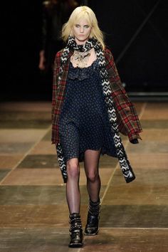 Heidi Slimane, Minimalist Chic Fashion, Indie Sleaze, 2013 Fashion, Hedi Slimane, Fashion Tights, Fashion People, Soft Grunge, London Fashion Week