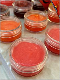 koolaid lip balm -- entirely edible and made with organic coconut oil Koolaid Lip Balm, Coconut Oil Moisturizer, Lip Scrub Recipe, Homemade Moisturizer, Lip Balm Recipes, Homemade Lip Balm, Face Scrub Homemade, Diy Lip Balm, Playstation 1