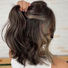 Short Medium Brown Hair With Highlights, Brown Peekaboo Hair, Asian Hair Highlights, Hair Color Asian, Black Hair Balayage, Peekaboo Hair, Hair Color Streaks