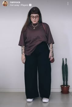 Size 16 Street Style, Smart Casual Dress Plus Size, Doc Martens Outfit Summer Plus Size, Mid Sized Street Style, Heavier Women Outfits, Plus Size Baggy Pants Outfit, No Curves Outfit, Minimal Plus Size Outfits