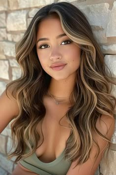 Brown Hair With Blonde, Hair With Blonde Highlights, Brown Hair Looks, New Hair Ideas, Brown Hair With Blonde Highlights, Brown Hair Balayage