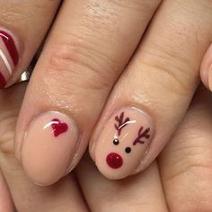 Nails & Beauty by Daisy 💅🏼 on Instagram: "𝓡𝓮𝓲𝓷𝓭𝓮𝓮𝓻 𝓝𝓪𝓲𝓵𝓼 🦌♥️🎅🏼  The cutest Rudolph nails! Using @magpie_beauty rocky robin, white gel paint, hazelnut over GAG/GMS nudie 💅🏼  Cuticle oil: @cutisticks 💦  #showscratch #amyscoolgang #printnailtechs #scratchmag #thenailtechorg #nailitmag #nailpromag #nailsonfleek #nailsofinstagram #nailitdaily #thesalonmaguk  #wirralnailtech #wirralnails #wirralbusiness #funkynails @scratchmagazine @thesalonmaguk @nailitmedia @nailpromagazine #magpiebeauty #magpiebeautyuk #nbbydaisy #christmasnails #christmasnailart #christmasnailsart #winternails❄️ #winternailart #winternails #rudolphnails #reindeernails #candycanenails #christmasnaildesigns #christmasnailsdesign" Cute Short Nail Christmas Designs, Reindeer Almond Nails, Cute Christmas Nails Reindeer, Christmas Nail Designs On Short Nails, Reindeer On Nails, Christmas Nail Designs Rudolph, Xmas Nail Inspo Simple, Christmas Nails Rain Deer Simple, Holiday Nails Natural Nail