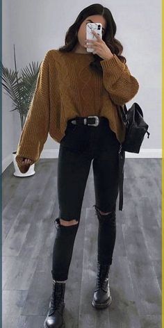 Cute Movie Date Outfits, Sophie Outfit, Cool Outfits For School, Date Night Outfits For Women, Vintage Sweater Outfit, Night Outfits For Women, Dresses Fits, Movie Date Outfits, Shifting Wardrobe