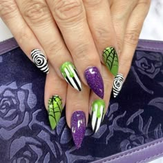 Bettle Juice Short Nail Ideas, Medium Almond Halloween Nails, Halloween Nail Designs Beetlejuice, Beetlejuice Gel Nails, Almond Shaped Halloween Nail Designs, Michael Myers Nails Halloween, Universal Nail Ideas, Halloween Nails Tim Burton, Beatle Juice Nails Acrylic