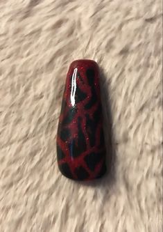 Black and glittery red marbled nail Bloodstone Nails, Black Red Marble Nails, Red Marble Nails, Red Marble, Marble Nails, Beverage Can, Black Red, Marble, Nails