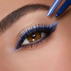 Blue Eyeliner Makeup, Blue Eyeliner, Eye Makeup Pictures, Eye Makeup Designs, Eye Makeup Art