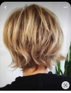 Messy Hairstyles For Fine Hair, Razor Cut Bob For Fine Hair Short, Short Hair From The Back, Sassy Bob Haircut, Razor Cut Hairstyles, Razor Cut Bob, Razor Cut Hair, Choppy Bob Hairstyles For Fine Hair, Kort Bob