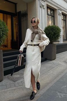 Casual Chique Stijl, Winter Mode Outfits, Denim Skirt Outfits, Maxi Skirt Outfits, Skirt Outfit, White Skirt, Autumn Outfit