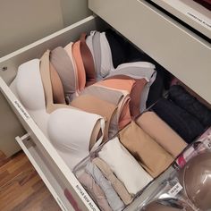 Bra Organizer, Dressing Ikea, Organized Bedroom, Bra Organization, Simple Bedroom Decor, Comfortable Loungewear, Closet Drawers, Simple House Design