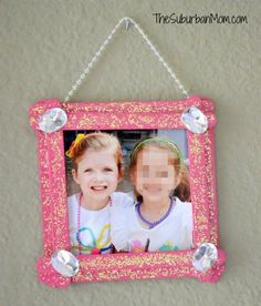 Easy Popsicle Stick Crafts, Stick Picture Frame, Kids Picture Frames, Cowgirl Bedroom, Spring Activity, Suburban Mom, Frame Pink