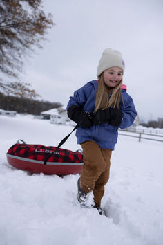 The Active Jac has been a favorite on American ranches, farms, and factory floors since its release in the '70s. This girls' cold-weather version is made of durable canvas that looks just like mom's but feels broken in from the start. The soft sherpa lining ensures kids stay warm whether they're doing chores out in the yard or running around the park.