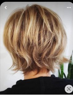 hair tools Messy Hairstyles For Fine Hair, Razor Cut Bob For Fine Hair Short, Short Hair From The Back, Sassy Bob Haircut, Razor Cut Hairstyles, Razor Cut Bob, Razor Cut Hair, Kort Bob