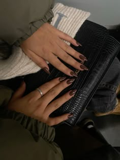 Brown nails | short nails | classy nails | stiletto | nails autumn 2023 | nails inspiration | nail inspo | nail winter 2023 | nails inspo trendy | nails 2023 | nails red | nail design | nails oval | nails french | chic outfits | chic classy | nails christmas | nägel weihnachten | nägel braun rot | nägel inspiration | it girl nails | star girl nails Nail Inspo Kylie Jenner, Classy Nails Autumn, White Brown Nails Design, December Nails Aesthetic, Desi Perkins Nails, Short Dark Almond Nails, Fall Neutral Nails Almond Shape, Hailey Bieber Brown Nails, Brown Nails With Stars