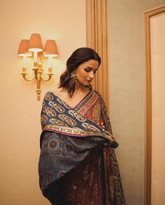 Saree Aesthetics, Autumn Color Season, Messy Ponytail Hairstyles, Alia Bhatt Saree, Modern Drape, Saree Pattern, Alia Bhatt Photoshoot, Outer Dress, Riyadh Saudi Arabia