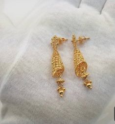 Chand Bali, Earrings Fancy, Gold Jewelry Outfits, Exotic Jewelry, Gold Mangalsutra Designs, Gold Mangalsutra, Mangalsutra Designs