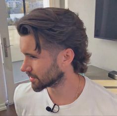 Long Haired Mullet Men, Hipster Mullet Men, Side Part Mullet Men, Men’s Wolf Cut Hair, Tapered Mullet Men Straight Hair, Trendy Male Haircut, Modern Mullet Mens Straight Hair