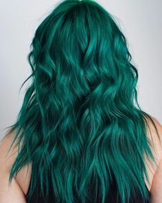 Bright Winter Hair Color 18 Ideas 2023-2024: Embrace the Vibrant Hues - women-club.online Bright Winter Hair Color, Dark Teal Hair, Turquoise Hair Color, Emerald Green Hair, Mint Green Hair, Blue Hair Color, Dark Green Hair, Hair Color Unique, Teal Hair