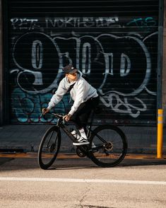 Bike Fashion Photography, Cycling Photography Photo Ideas, Straight Clothes, American Casual