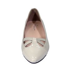 Fitted White Ballet Flats, Classic Cream Pointed Toe Ballet Flats, Fitted Ballet Flats With Removable Insole, Fitted Beige Ballet Flats, Elegant Fitted Slip-on Flats, Classic Closed Toe Flats, Classic Summer Pointed Toe Flats, Classic Fitted Closed Toe Flats, White Medium Width Flats