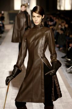 Brown Leather Outfit, Leather Couture, Dress Coats, Creative Stuff, Outer Wear, Fashion Elegant, Womens Dress, Leather Dresses, Leather Outfit