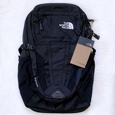 New With Tags- The North Face Unisex Recon 30 Liter Backpack In Tnf Black. Black North Face Backpack, Mint Backpack, North Face Vault Backpack, North Face Recon, Black School Bags, North Face Bag, Plaid Backpack, Beautiful Backpacks, Inside My Bag