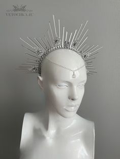 A gorgeous Handmade silver halo crown. Halo crown is made of zip ties in a silver. Headband will be great addition to Met Gala Evening, Celestial Wedding, Party or Festival. The height of the composition is 5 inches (13 cm) The size of this headdress is universal for adult person. It sits soft and comfortable on the head and you can dance and move a long time. Ready to ship in 1-3 business days. All products will be shipped by fast courier company Fedex or UPS and the trucking number will be sen Celestial Headpiece, Snowflake Crown, Sunburst Crown, Eastern European Fashion, Christmas Crown, Angel Halo, Crown Halo, Goddess Crown, Military Dress