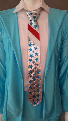 David Bowie Blue Suit, David Bowie Outfits Ziggy Stardust, Iconic David Bowie Outfits, David Bowie Clothes, Camp Fashion Men, David Bowie Outfits Inspiration, David Bowie Outfits, Ziggy Stardust Costume, David Bowie Costume