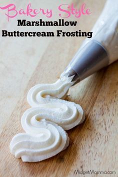 Marshmallow Buttercream Frosting is homemade frosting that has the amazingness of marshmallow added. Bakery style frosting made at home. Bakery Style Frosting, Marshmallow Buttercream Frosting, Bbq Dessert, Frost Cupcakes, Marshmallow Buttercream, Homemade Marshmallow, Marshmallow Frosting, Making Cakes, Homemade Frosting