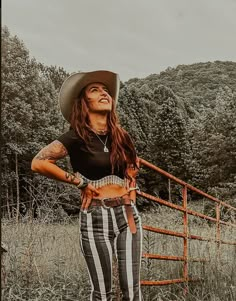 Elevate your fit with The Bevel Label's Andrea Rhinestone Crop Top. Explore our trendy western chic tops for a perfect mix of comfort and style. Shop now! Edgy Western Outfits Women, Country Grunge Outfits, Goth Western Aesthetic, Western Grunge Aesthetic, Black Western Outfit, Western Grunge Style, Classy Cowgirl Outfits, Rhinestone Crop Top, Gothic Western