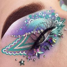 Crazy Make Up Ideas, Artistic Eye Makeup, Crazy Eye Makeup, Maquillage Yeux Cut Crease, Eye Makeup Images, Cute Eye Makeup, Face Art Makeup, Rave Makeup, Eye Makeup Pictures