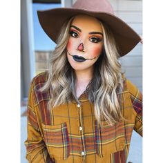 Scarecrow Costumes Women, Scarecrows Halloween Costume, Costume For Work Appropriate, Family Scarecrow Costumes, Halloween Costumes Scarecrow Women, Cute Halloween Costumes For Work, Best Work Halloween Costumes, Womens Scarecrow Makeup, Easy Hollowed Costumes For Women