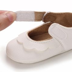 Thickness:Regular Season:Spring Material:Pvc Sales Solid Velcro Design Toddler Shoes for Baby Girl Wholesale children's clothing,which is very comfortable to wear it.Fashionable high quality organic and affordable clothes Solid Velcro Design Toddler Shoes for Baby Girl Wholesale children's clothing that will always catch the attention of people.Solid Velcro Design Toddler Shoes for Baby Girl Wholesale children's clothing are very comfortable to wear and the material is easy to clean. Heart is no Shoes For Baby Girl, Clean Heart, Princess Shoes, Children Shoes, Kids Boutique, Affordable Clothes, Toddler Shoes, Pink Girl