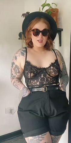 Plus Size Women Tattoo Ideas, Friday Night Bar Outfit, Midsize Fashion Night Out, Plus Size Hipster Outfits Summer, Boho Goth Fashion Plus Size, Plus Size Casual Goth, Midsize Small Chest Outfits, Plus Size Emo Outfits Summer, Gender Queer Fashion Plus Size