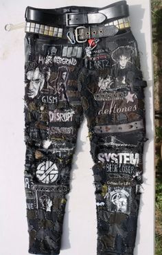 Metal Patch Pants, Men's Punk Fashion, Crust Punk Diy, Crust Pants Ideas, Crust Pants Punk, Crust Punk Jacket, Crust Pants Patch Ideas, Crust Punk Style, Crust Punk Aesthetic