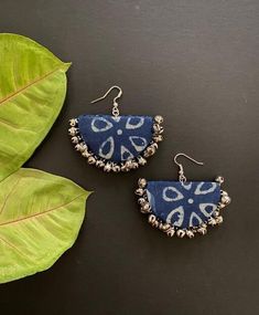 Fabric Earrings Design, Cloth Jwellary Handmade, Handmade Fabric Jwellery, Febric Jwellary, Cute Earrings Fabric, Fabric Earings Making At Home, Diy Earrings Materials