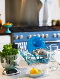 The right kitchen gadgets can make it easier to cut calories and lose weight. Learn about tools and utensils to help you reach a healthy weight. Paleo Diet Food List, Liquid Diet, Help Losing Weight, Diet Meal Plans, Healthy Weight, Nutrition Tips, Diet And Nutrition, Healthy Foods To Eat, Healthy Tips