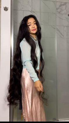 Long Hair Goals, 1950s Hairstyles, Long Hair Images, Long Silky Hair, Really Long Hair, Beautiful Curly Hair