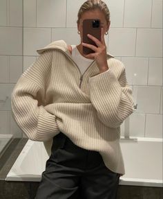 Zip Sweater Outfit, Neue Outfits, Quarter Zip Sweater, Stockholm Fashion, Mode Inspo