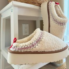 Cozy Slippers With Plush Lining For Loungewear, Cozy White Slippers With Plush Lining, Cozy Slippers With Faux Fur Lining, Comfy Slippers With Faux Fur Lining, Comfortable Cozy Slippers With Faux Fur Lining, Us Labour Day, Slipper Shoes Women, Reindeer Headband, Sherpa Fabric