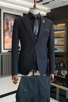 Fancy Suits For Men Classy, Full Black Suit Men, Suits All Black, Full Black Suit, All Black Wedding, Gucci Outfit, Single Breasted Suit, Black Suit Men, Black Suit Wedding