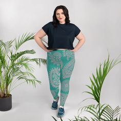 All-over Print Plus Size Leggings - Etsy Christmas Tights, Plus Size Yoga, Elastic Leggings, Yoga Legging, Christmas Outfits Women, Green Leggings, Best Leggings