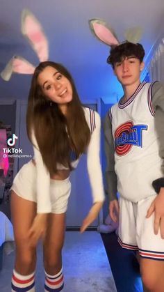 Halloween Lola bunny Superstar Costume, Lola Bunny Halloween, Genie Script, Foto Best Friend, Cosplay Couple, Bunny Halloween