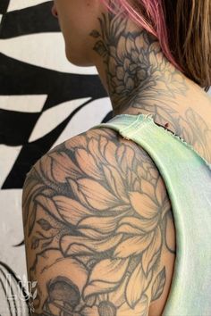 Shows a shoulder & neck with healed black linework tattoo of dahlias. With black line details and shading. Shoulder Neck Tattoo, Neck Tattoo, Polynesian Tattoo, Blackwork, Flower Tattoo