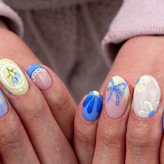 Suelen Bagley | Nail Tech🦋 on Instagram: "happy mother’s day to all you beautiful women💙⭐️ enjoy these cutie spring nails!!  #nails #nailtech #utahnailtech #nailfie #bluenails #bownails #flowernails #springnails #summernails" European Nails Trends, Summer Nail 2024, Inside Out Nails, Blueberry Nails, Spring Nails Ideas, Hippie Nails, Vibrant Nails