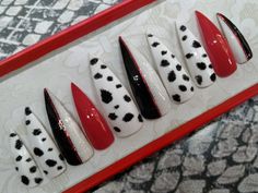 Geek Nails, Disney Acrylic Nails, Nails Art Designs, Art Designs Ideas, Halloween Acrylic Nails, Nail Stuff, Disney Nails, 101 Dalmatians, Gel Nail Designs