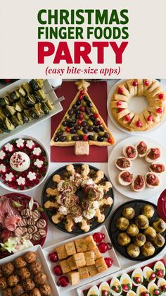 Classy Christmas Party Food, Christmas Appetizer Display, Food Table Display Ideas, Christmas Fruit Tray Ideas For Party, Christmas Party Buffet Tablescapes, Christmas Food Table Display, Christmas Party Ideas Food, Party Food Display Ideas, Christmas Party Food Table